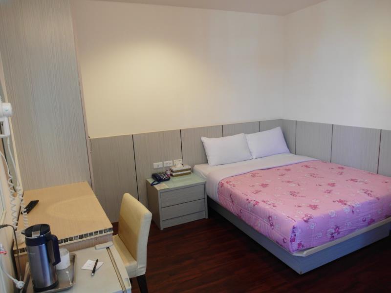 Ruei Gung Business Hotel גאושיונג מראה חיצוני תמונה
