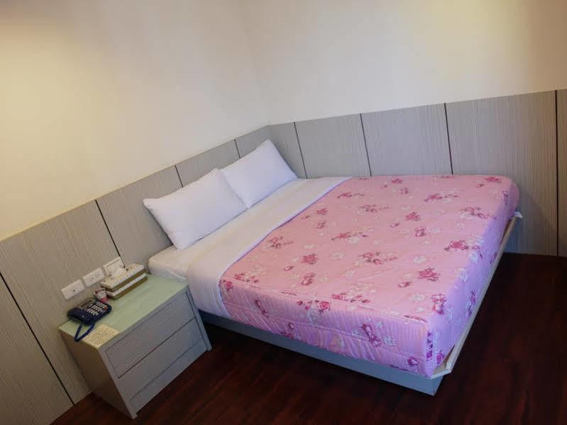 Ruei Gung Business Hotel גאושיונג מראה חיצוני תמונה