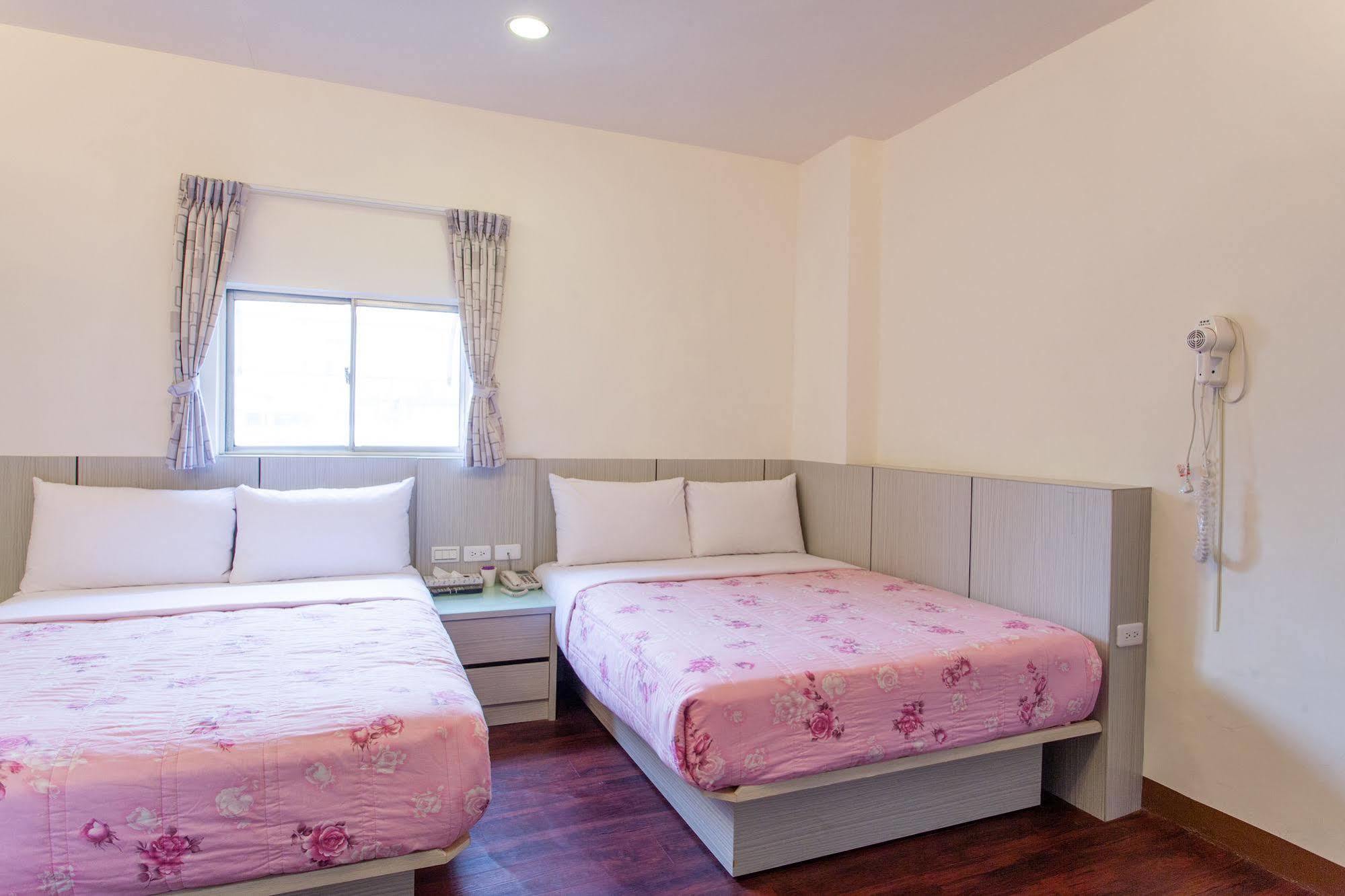Ruei Gung Business Hotel גאושיונג מראה חיצוני תמונה