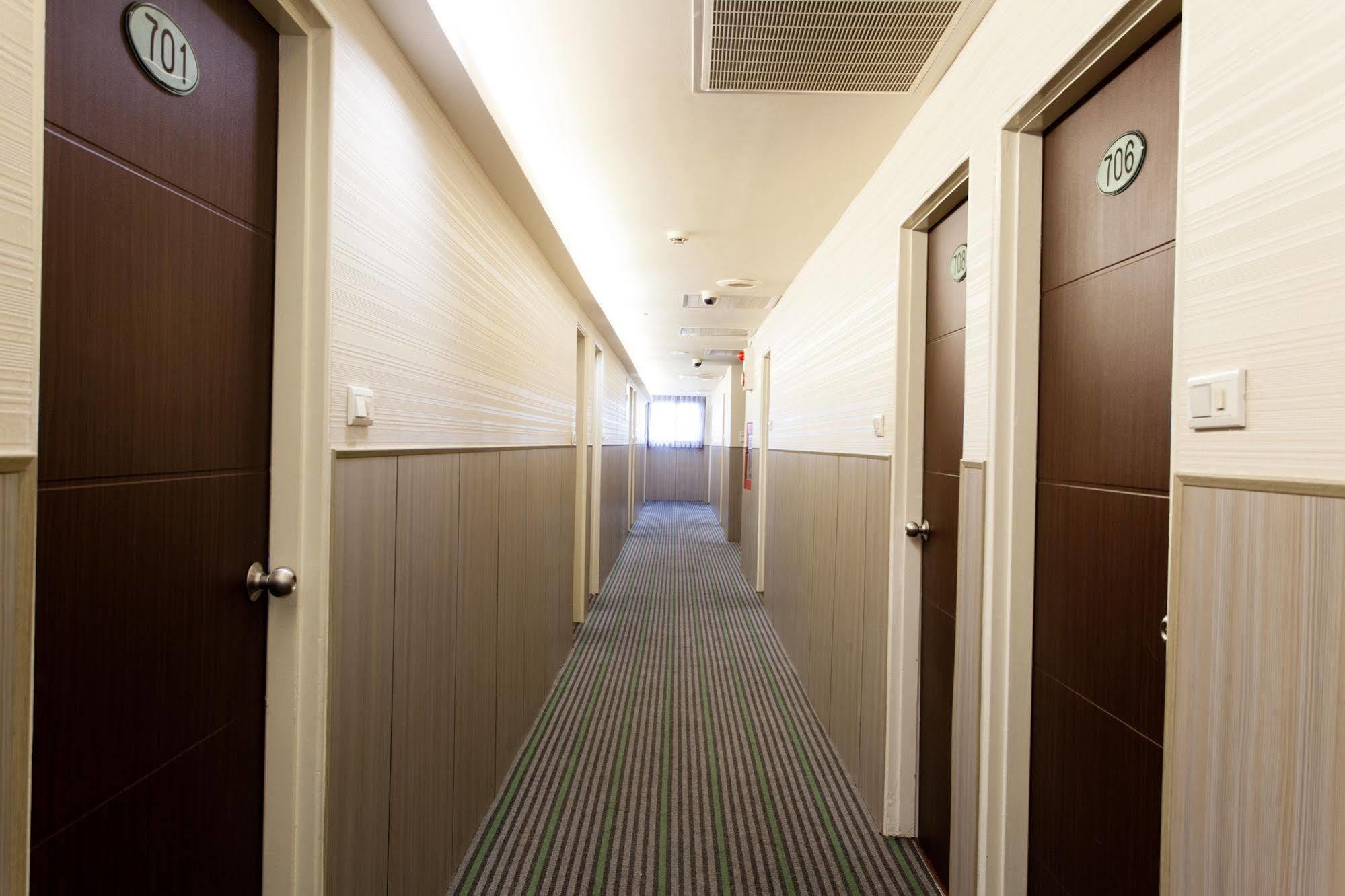 Ruei Gung Business Hotel גאושיונג מראה חיצוני תמונה