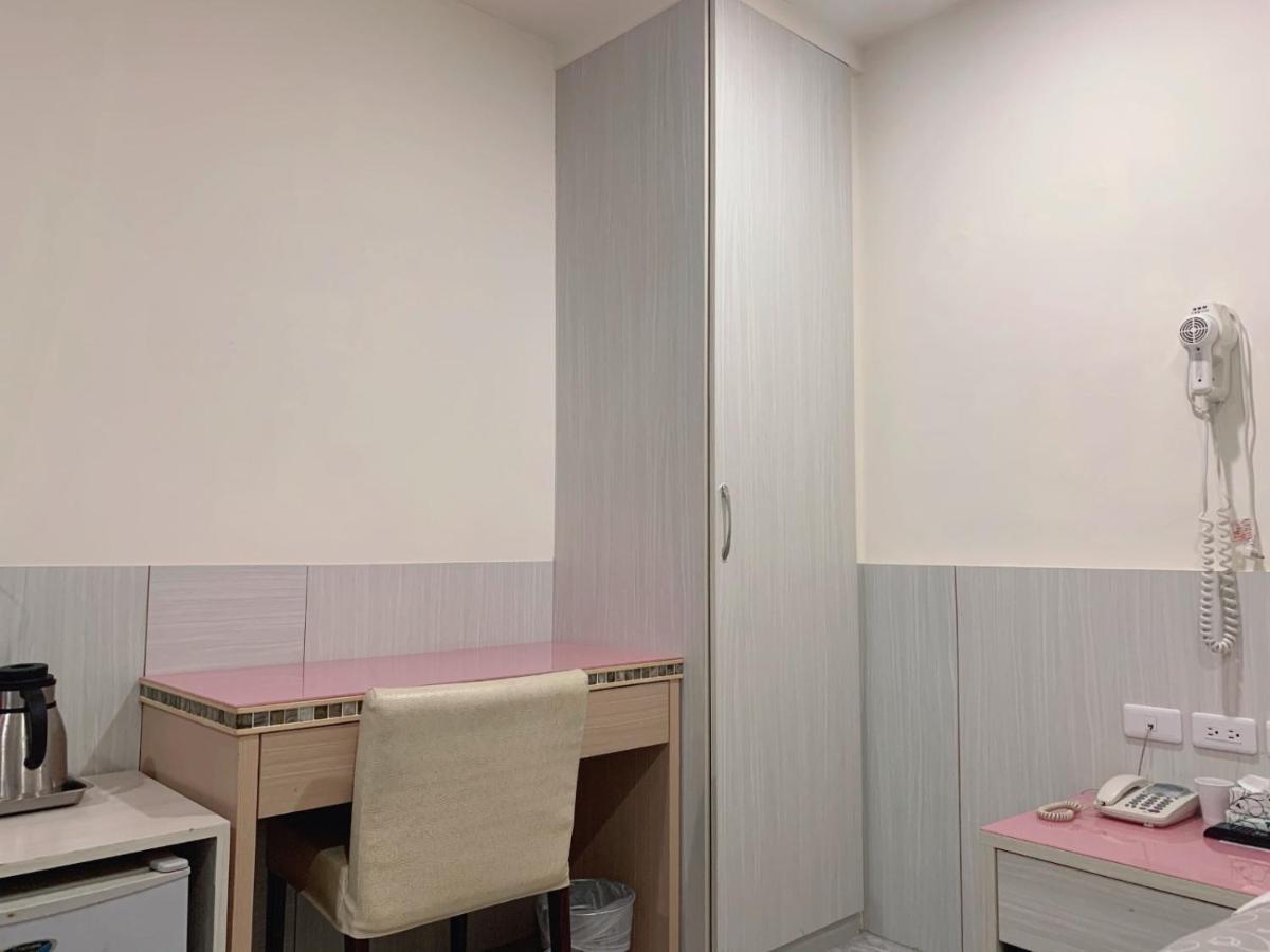 Ruei Gung Business Hotel גאושיונג מראה חיצוני תמונה